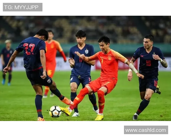 韦世豪在关键时刻绝杀武汉三镇助广州队逆转胜利的精彩瞬间