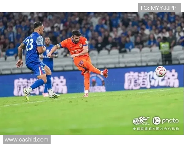 中超赛场上瓦科精彩帽子戏法引发球迷热烈讨论与赞誉