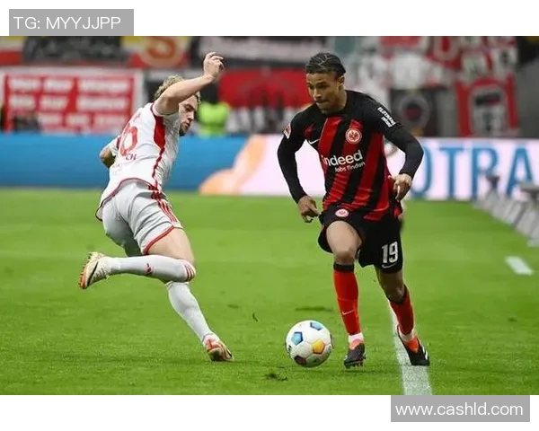 法兰克福主场力克弗赖堡，豪取三分！